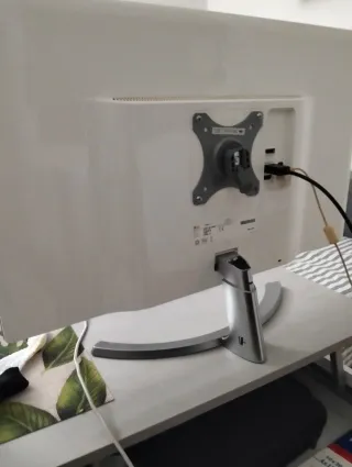 Consola PlayStation 5 y monitor LG