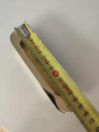 Tirador empotrado para puertas correderas