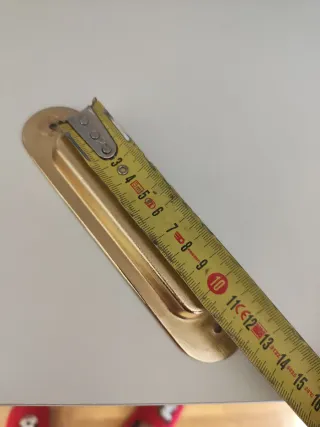 Tirador empotrado para puertas correderas