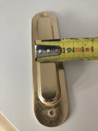 Tirador empotrado para puertas correderas