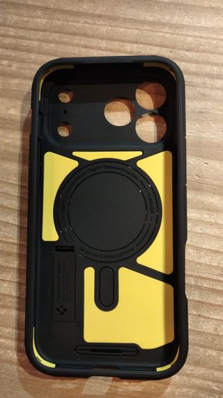 Funda Spigen iPhone 6.9 Tough Armor T