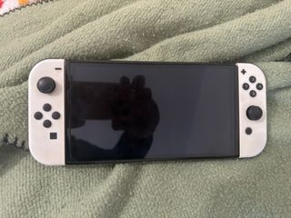 Nintendo Switch OLED Blanca + Caja y Accesorios