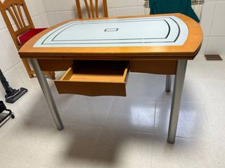 Mesa de comedor extensible de madera y cristal