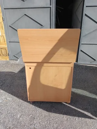 Mueble bañera para bebé y mueble con baldas