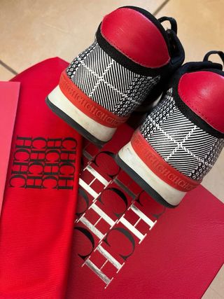 Zapatillas Carolina Herrera Negras y Rojas