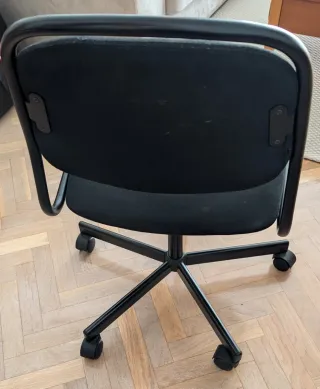 Silla de oficina negra