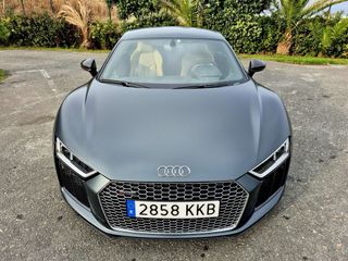Audi R8 v10 plus