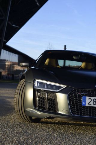 Audi R8 v10 plus