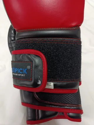 Guantes de boxeo negros y rojos 16 Oz
