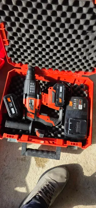 Spit 18V Taladro Percutor Batería Cargador