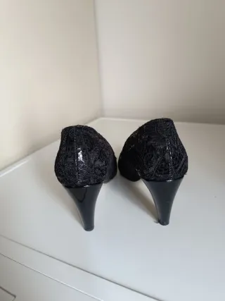 Décolleté Vernice e Pizzo Nere