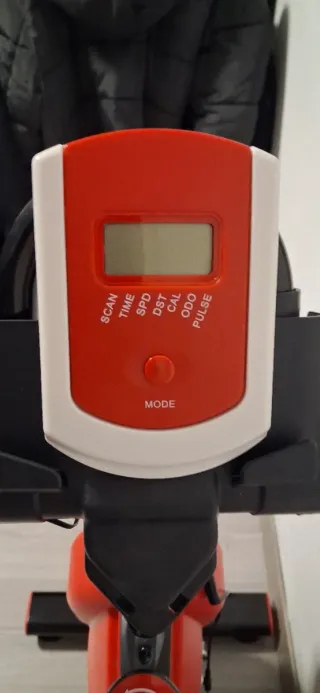 Bicicleta Estática Roja y Negra