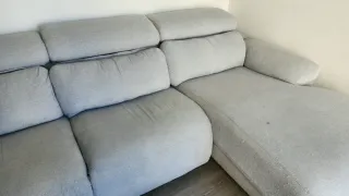 Sofá chaise longue gris claro