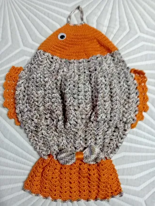 Bonitos peces colgantes guarda-bolsas