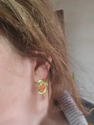 Pendientes Oro 18kt y Coral Antiguos,4.8 gramos.