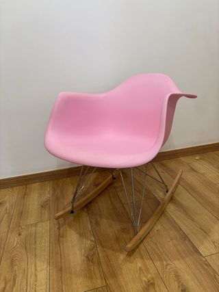 Silla mecedora infantil rosa