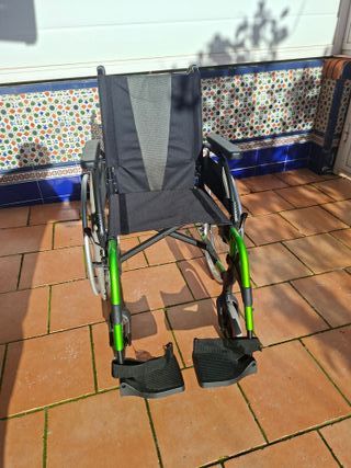 Silla de ruedas plegable