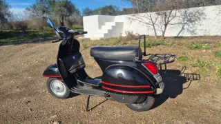 Vespa 200 DS Negra