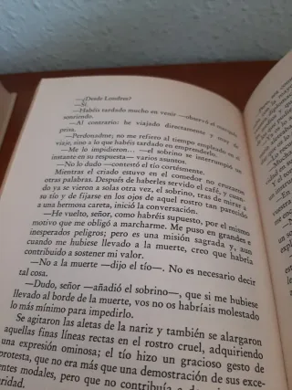 Charles Dickens, lote de 2 libros