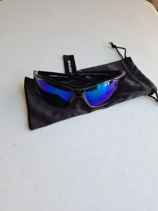 Gafas de Sol Pull&Bear Negras Moradas Nuevas