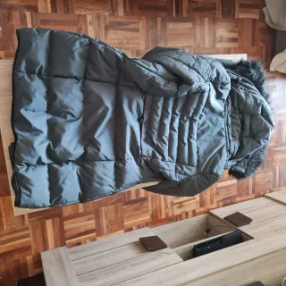 Abrigo gris acolchado con capucha Geog.Norway T.M.