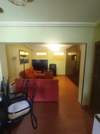 Piso tres habitaciones, cocina ,baño san grande y