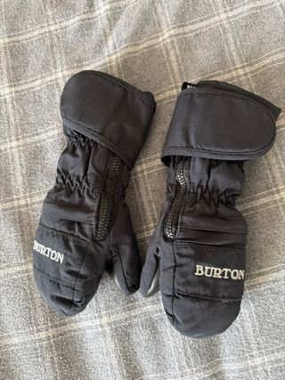 Mono de esquí Wedze y manoplas Burton (4 - 5 años)
