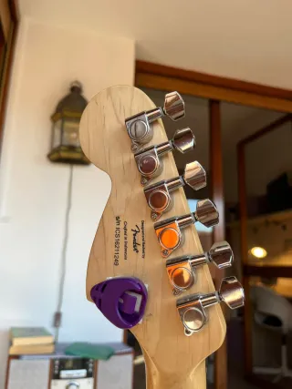 Squier Mustang by Fender. 2016. Sin uso. Guitarra