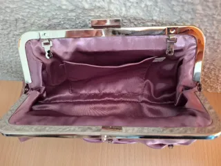 Bolso de fiesta morado y plateado