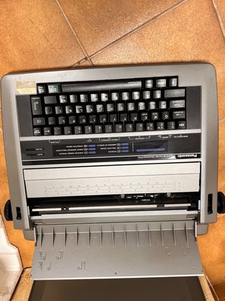 Máquina de escribir Panasonic KX-R191