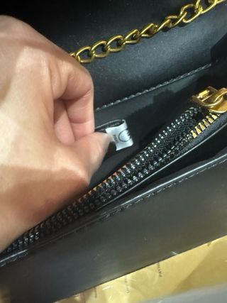 Borsetta Pinko Nera con Dettagli Oro