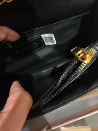 Borsetta Pinko Nera con Dettagli Oro