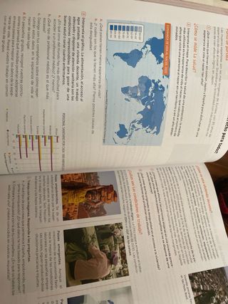 Geografía e Historia. 3 Secundaria. Revuela