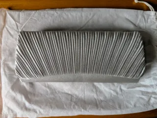 Pochette argento con catena