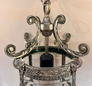Farol colgante de estilo neoclásico francés
