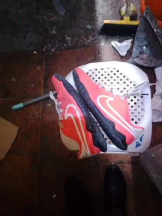 Zapatillas deportivas rosas y rojas Talla 36