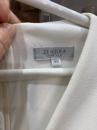 Vestido Zendra blanco roto con volantes