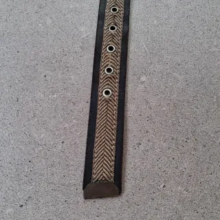 Cinturón de piel con diseño espiga mujer