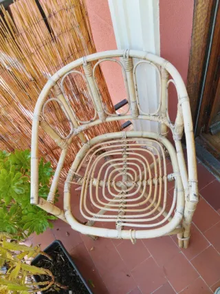 Silla de mimbre y bambú