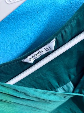 Blusa Stradivarius verde manga 3/4 talla M