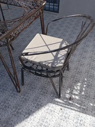 Mesa y 2 sillas fibra de vidrio