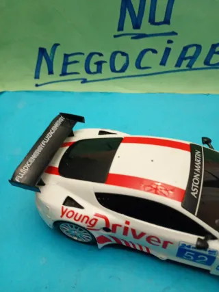 Scalextric Aston Martin DBR-9 1:32 Analógico