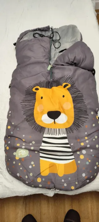 Saco para carrito de bebé con león