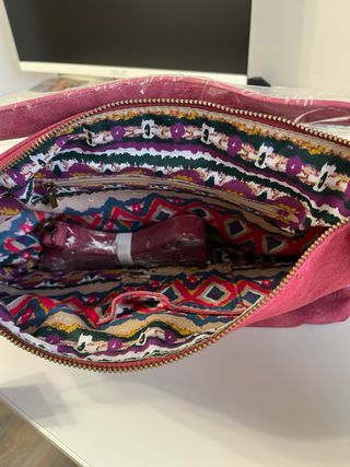 Bolso Caminatta juvenil piel  sintética. Burdeos