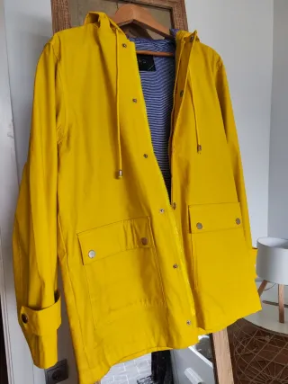 Chubasquero marinero amarillo