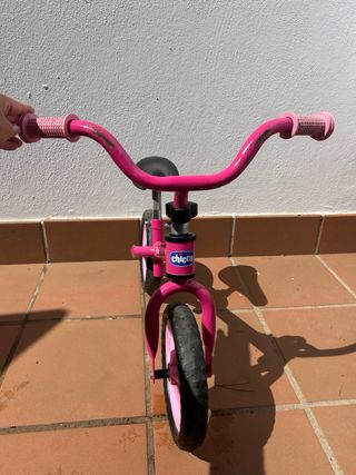 Bicicleta rosa Chicco para niña/o