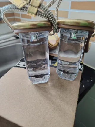 Sandalias doradas con pedrería