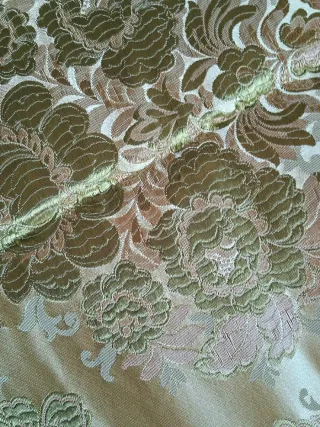 Tela bordada seda y dorado 50x71 cm