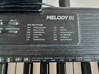 Teclado Piano Alesis Melody 61