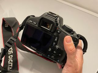 Cámara Canon EOS 550D Kit + Accesorios